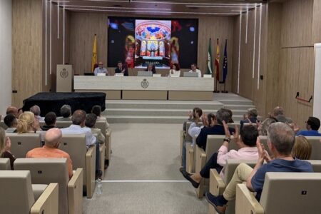 El Colegio de Médicos de Sevilla acoge la mesa redonda “Rocío, Luz de Vida”