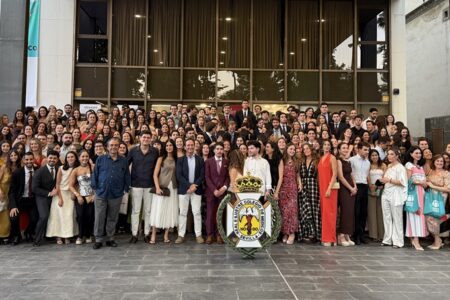 Los nuevos médicos internos residentes que inician su formación especializada reciben la bienvenida del RICOMS