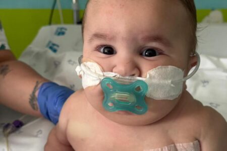 Íñigo, el bebé cordobés que desafía una grave agenesia renal bilateral y espera un trasplante