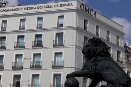 La OMC impulsa la identificación de los médicos en redes sociales para proteger al ciudadano frente a la desinformación sanitaria